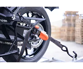 Tout - Sangles moto et voiture Sangle d’arrimage - 800kg - 2,06m - 25mm - en 2 pièces - crochets S - Transport moto - Noir Tout - Sangles moto et voiture Sangle d’arrimage - 800kg - 2,06m - 25mm - en 2 pièces - crochets S - Transport moto - Noir